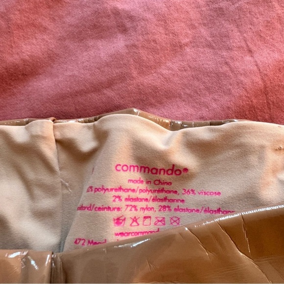 NWOT Commando Faux Latex Leggings Tan Nude Large - Picture 4 of 5